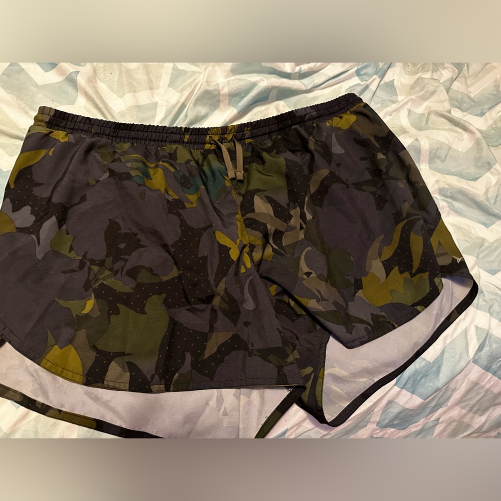 Old Navy Active Shorts in XL! Worn once!
